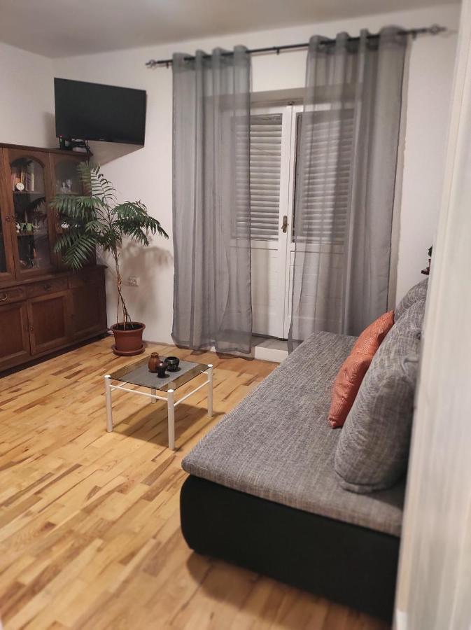 شقة Aurora Apartman زادار المظهر الخارجي الصورة